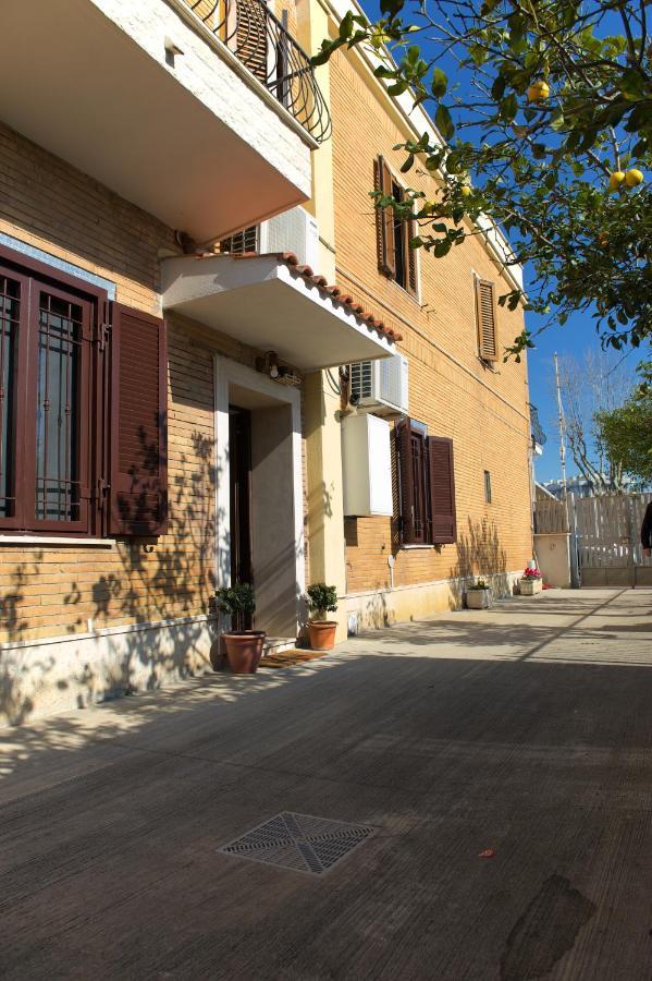 Casa Vacanze Alla Maison Fiumicino Kültér fotó